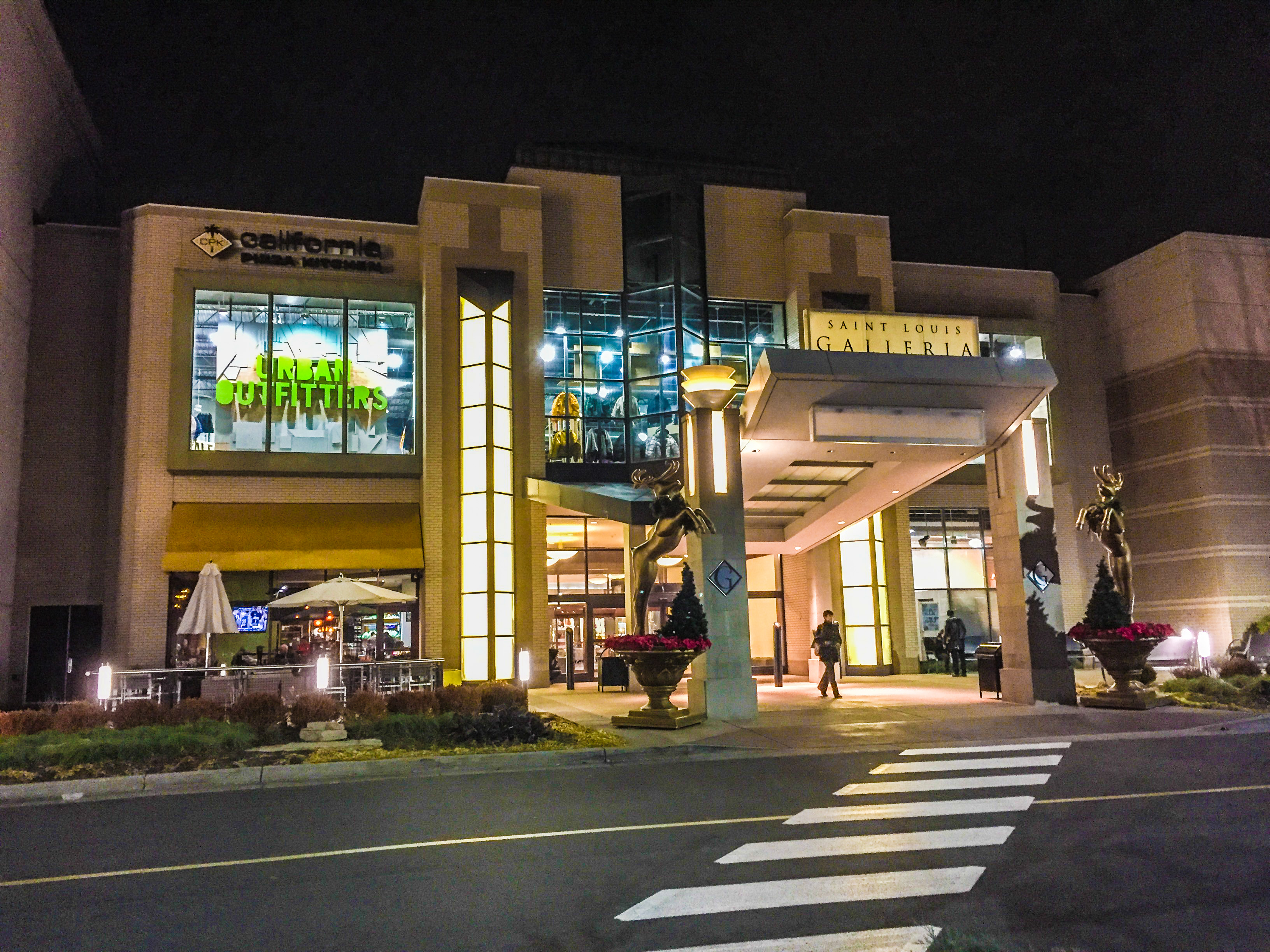 Saint Louis Galleria, Richmond Heights, Retail