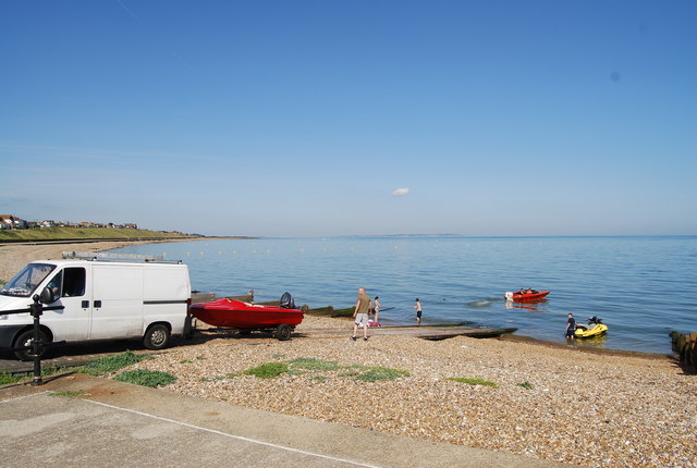 File:Slipway, Hampton - geograph.org.uk - 1457715.jpg