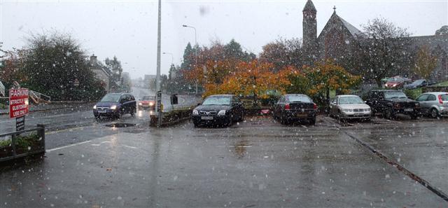 File Snowing Dublin Road Omagh Geograph Org Uk 1025854 Jpg