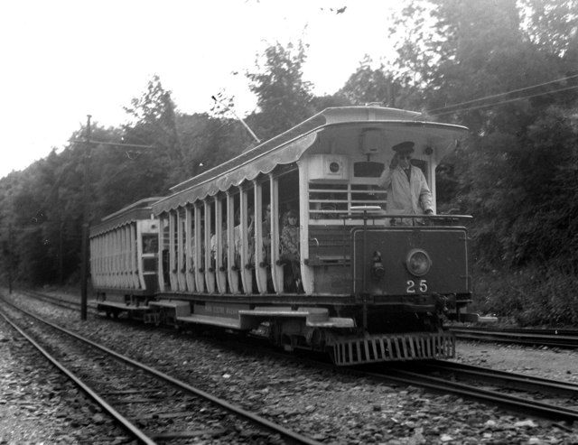 File:Southbound from Laxey - geograph.org.uk - 1418346.jpg