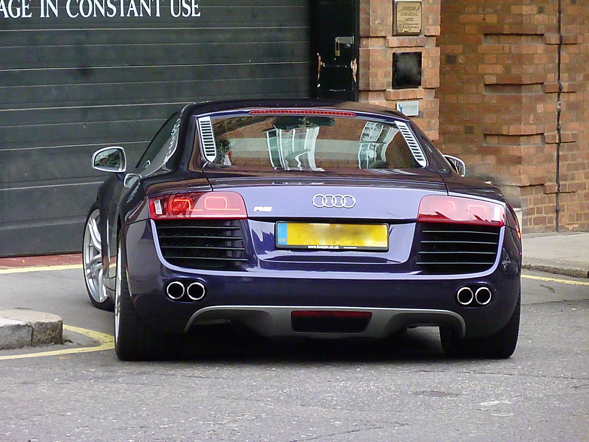 Audi r8 Purple