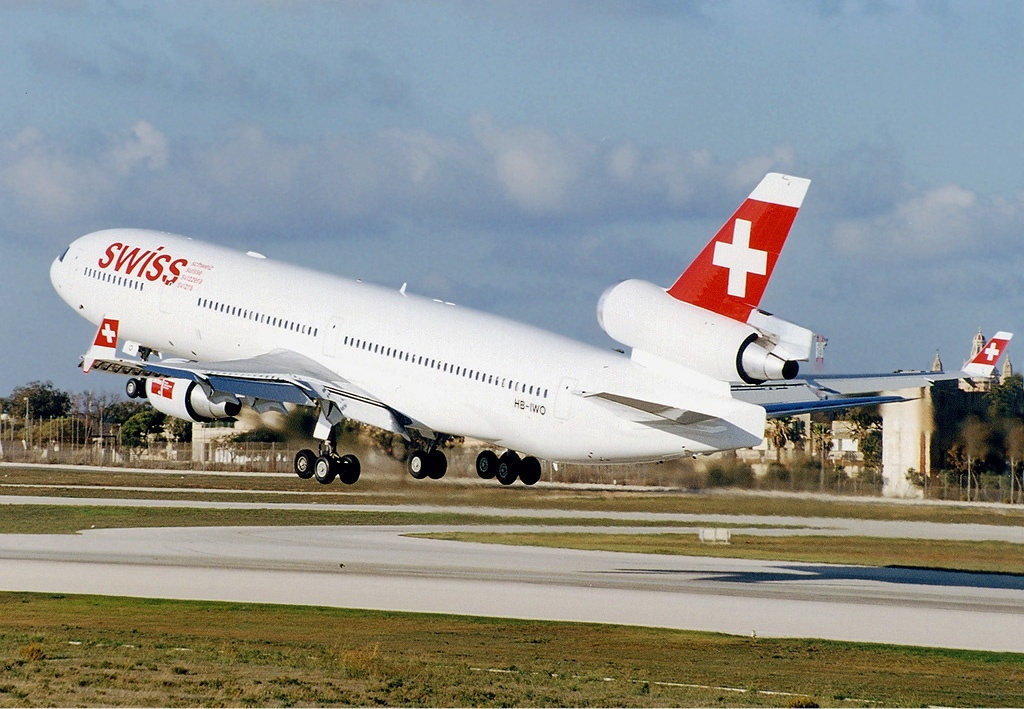 File:Swiss International Air Lines McDonnell Douglas MD-11 Zammit 