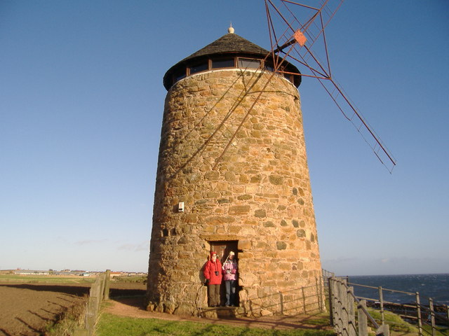 File:The Old Windmill - geograph.org.uk - 286011.jpg