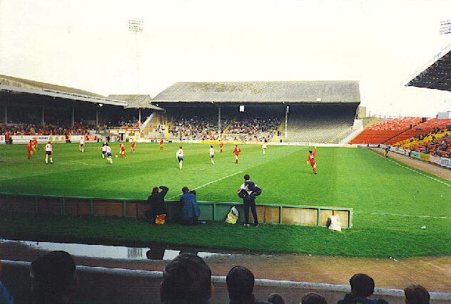 File:The old Beach End Stand, Pittodrie. - geograph.org.uk - 115864.jpg