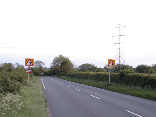 File:The road to Sutton - geograph.org.uk - 441656.jpg