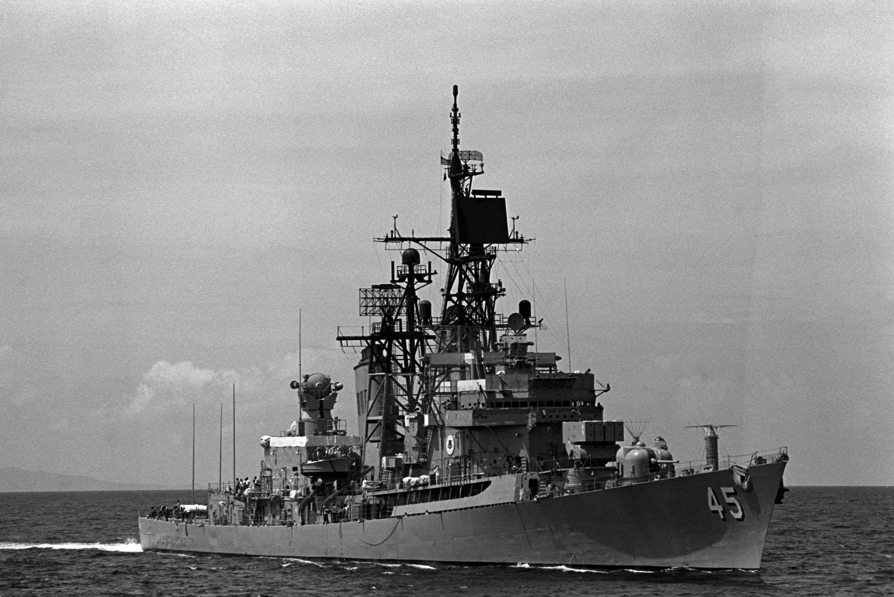 File:USS Dewey (DDG-45) underway in June 1979.JPEG - Wikimedia Commons