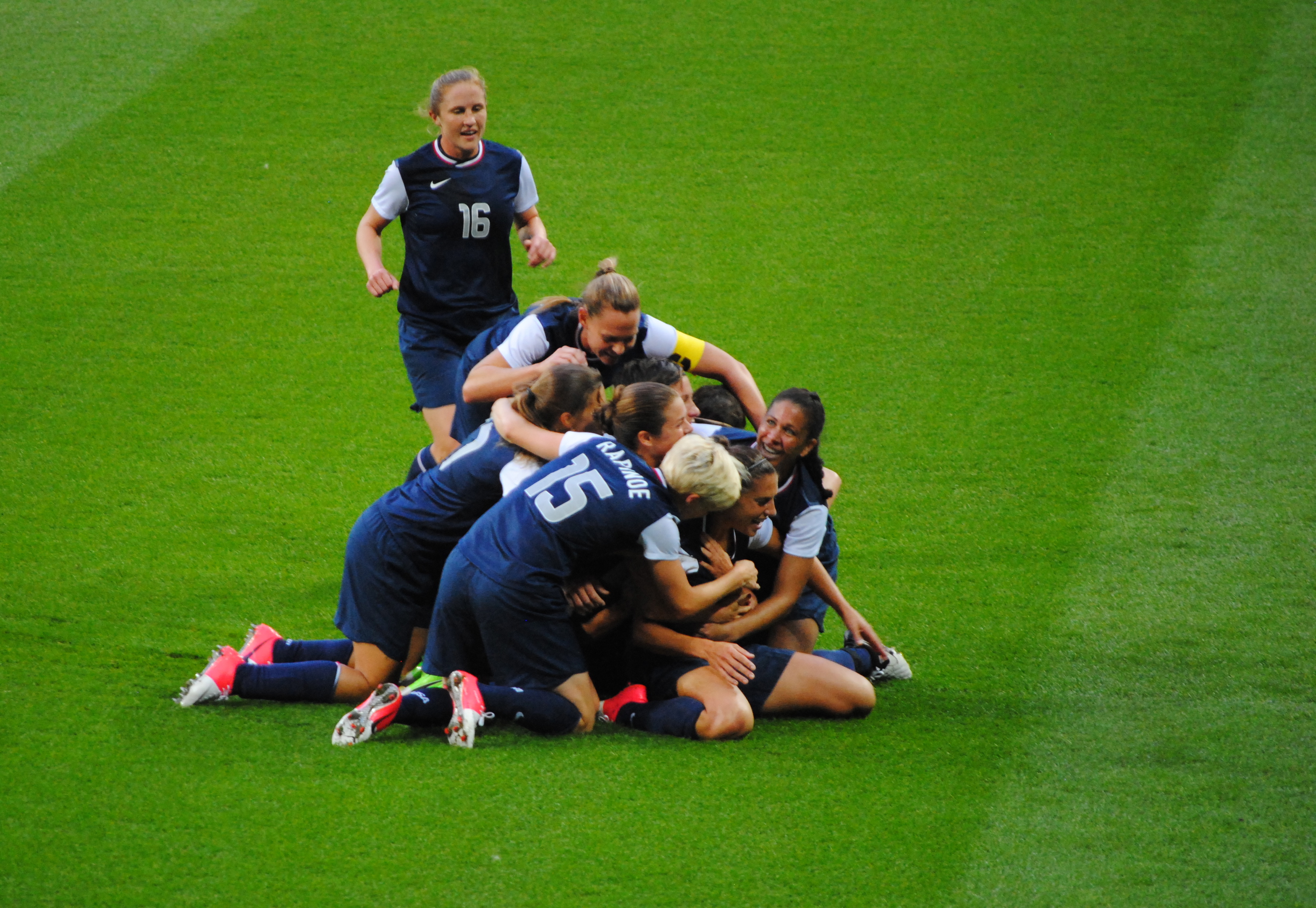 File:US women's soccer team pileon vs Japan, Olympic gold ...