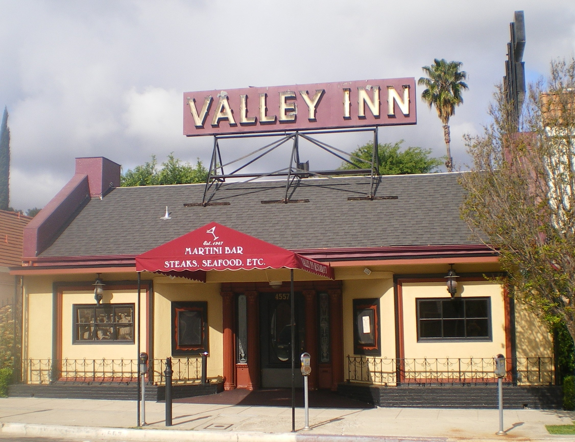 File:Valley Inn, Encino, California.JPG - Wikimedia Commons