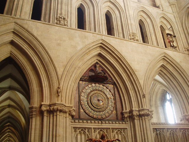 File:Wells Cathedral Clock - geograph.org.uk - 32788.jpg