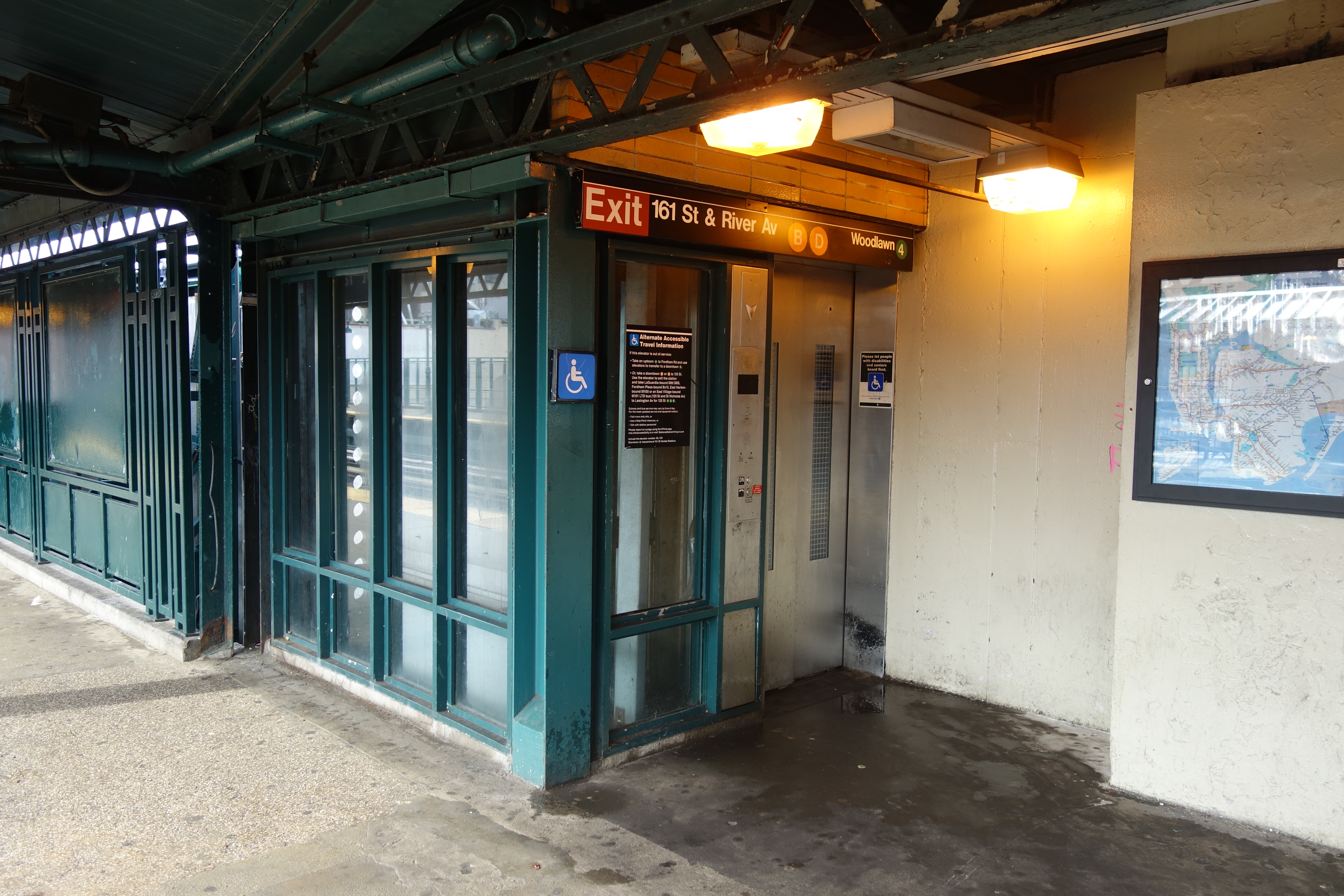 River Avenue Underneath 161st Street-Yankee Stadium Statio…