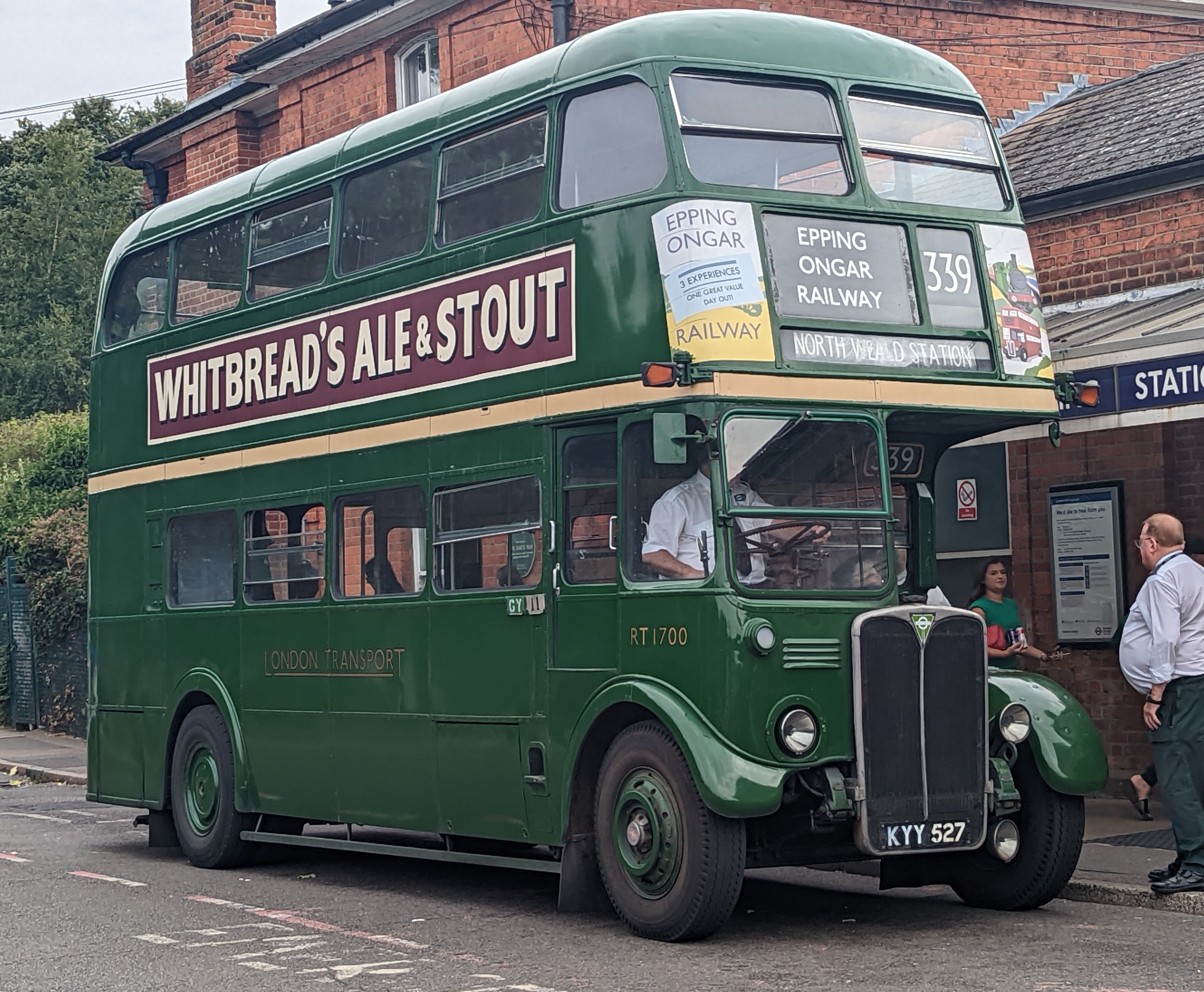 File:1950 AEC Regent Mk III RT double decker bus (5957350984).jpg