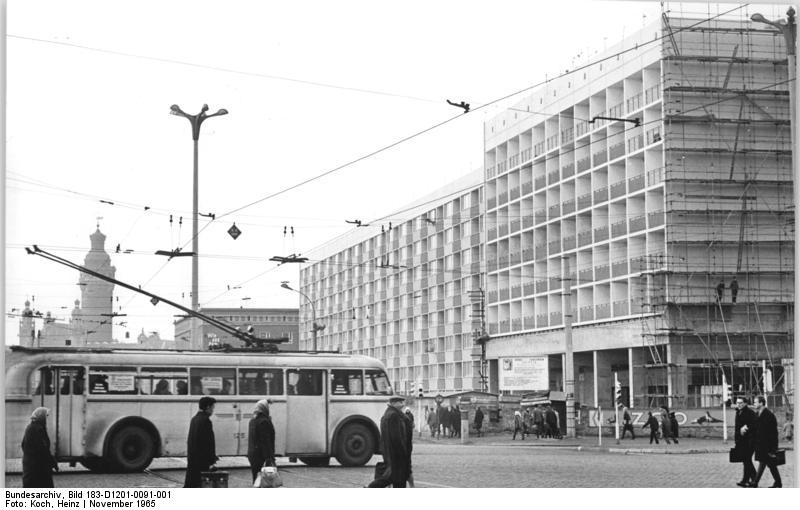 File:Bundesarchiv Bild 183-D1201-0091-001, Leipzig, Nürnberger Ecke Windmühlenstraße, Wohnblock.jpg