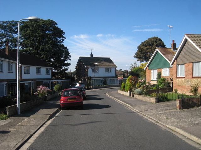 File:Canterbury Close - geograph.org.uk - 2076977.jpg