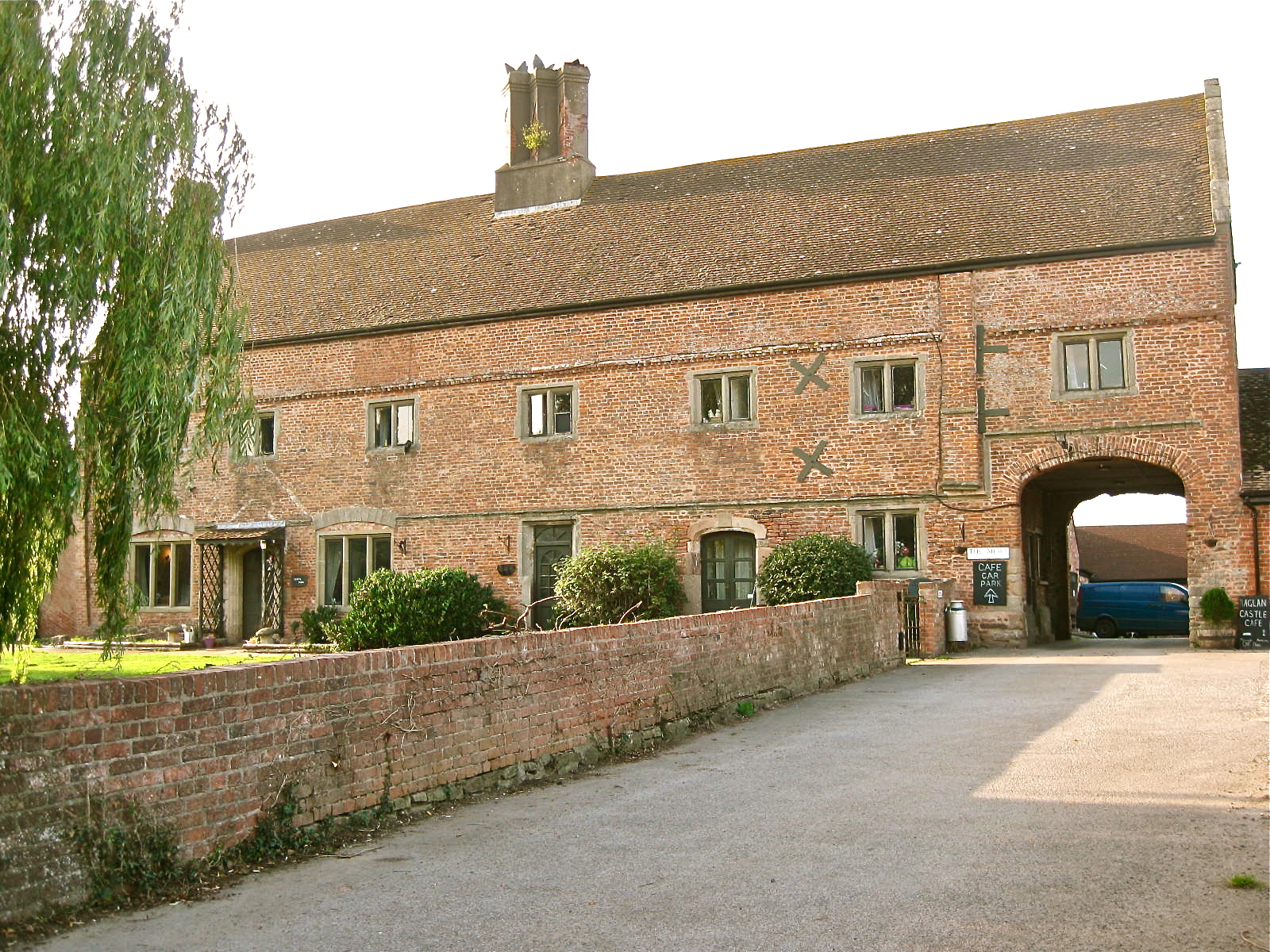 Castle Farmhouse, Raglan