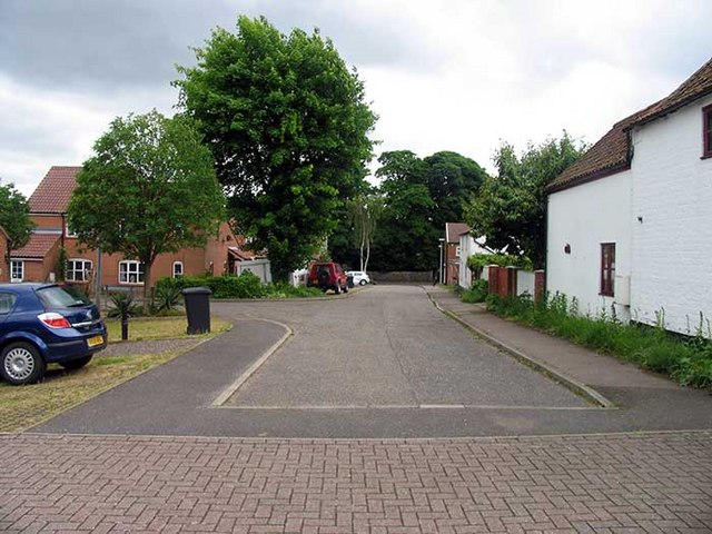 File:Church lane, Mundford, Norfolk - geograph.org.uk - 822775.jpg