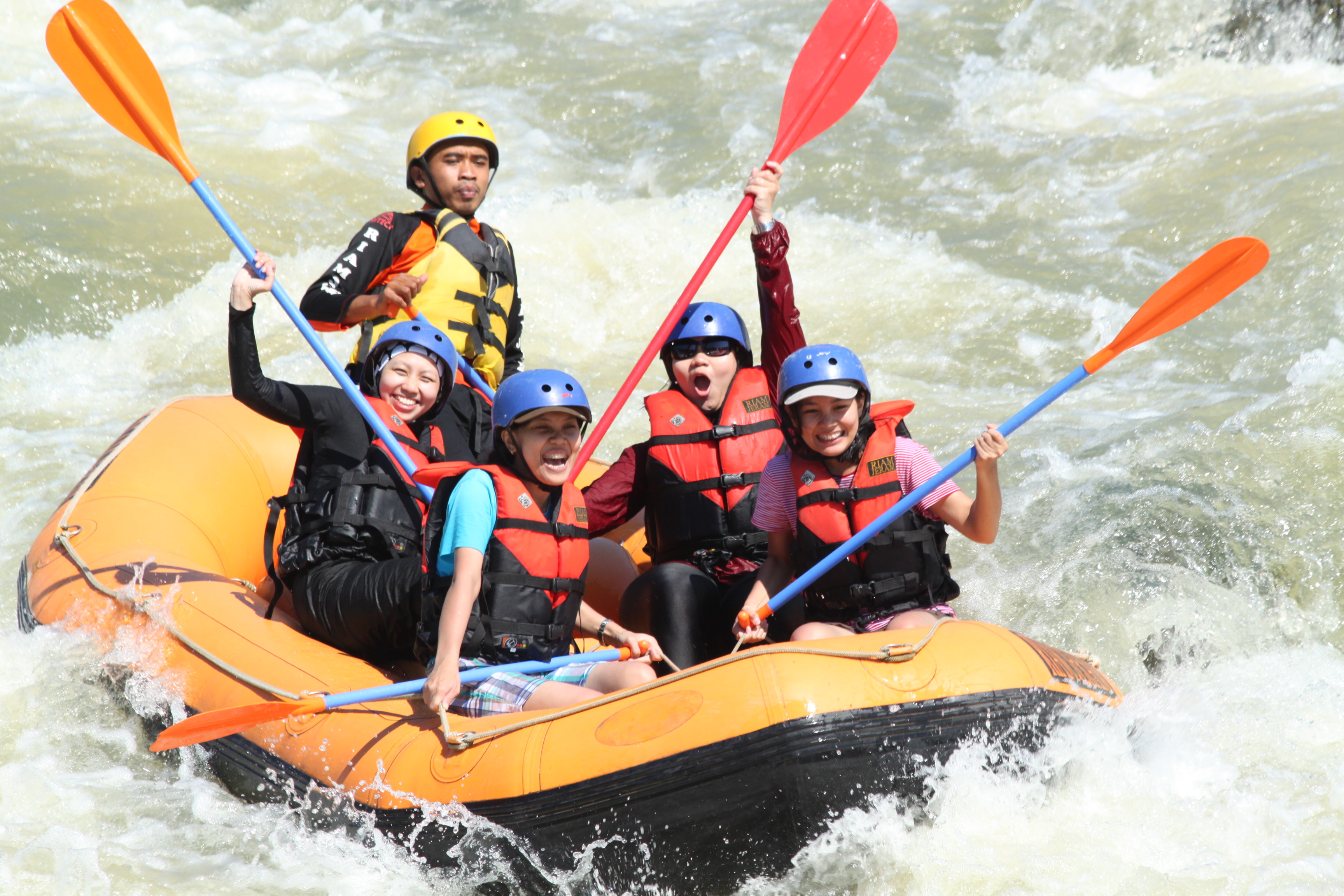 Do water sport. Водные виды спорта. Рафтинг дети. Виды водного современного спорта. Водные виды спорта для детей.