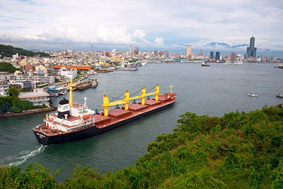 File:Ddm 2004 028 Kaohsiung Harbor.jpg