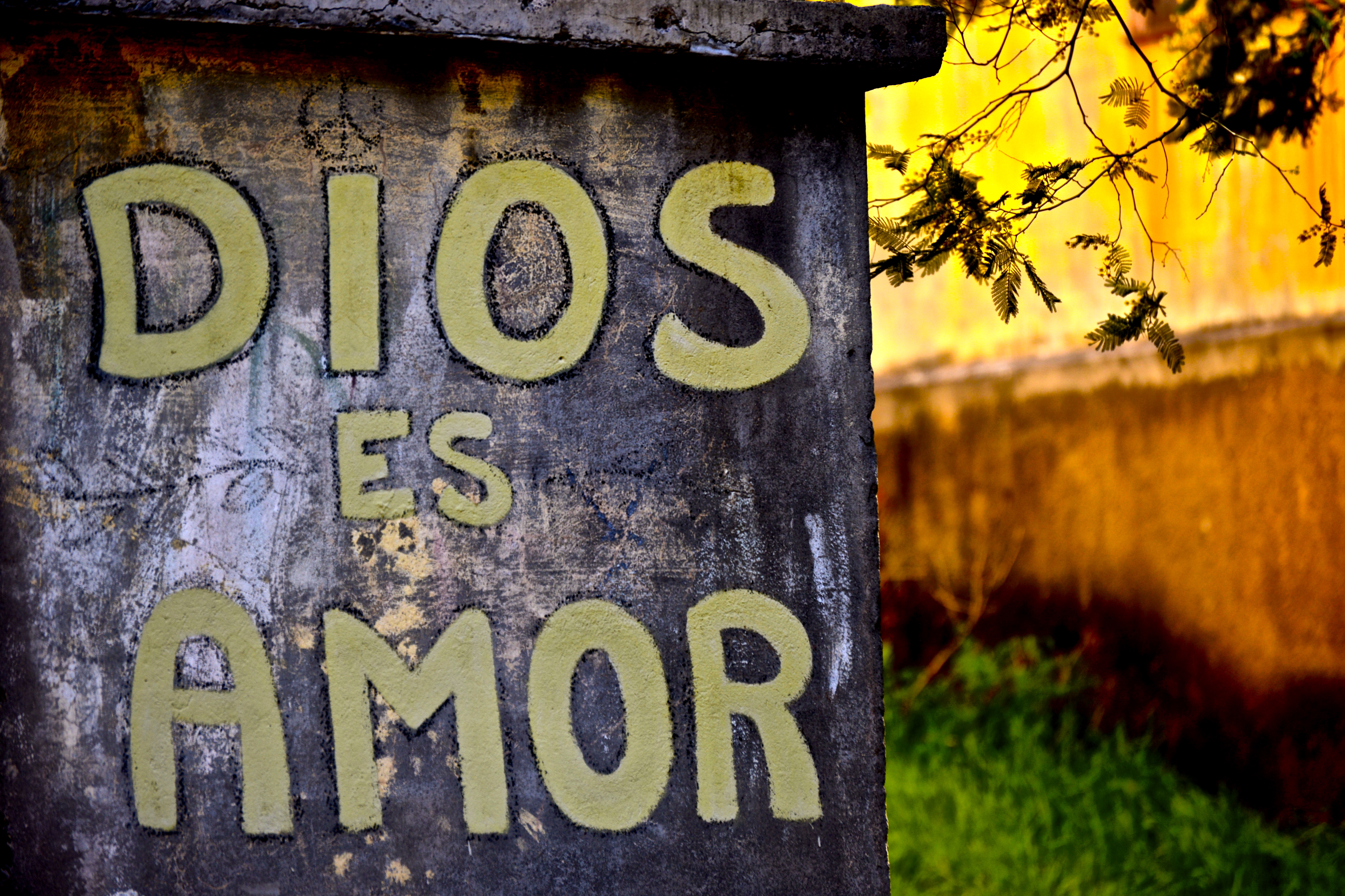 Dios es. Дио ЕС ЕС ЕС. Dios Amor Краснодар. Dios. Dios sign.