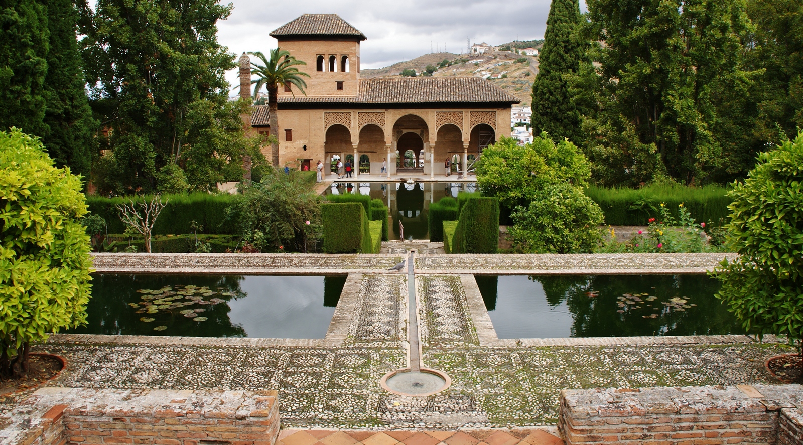 El_Partal_y_jardines,_la_Alhambra_de_Granada_08