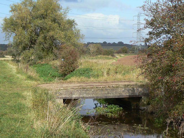 File:Farm bridge over the Dover Beck - geograph.org.uk - 1551325.jpg