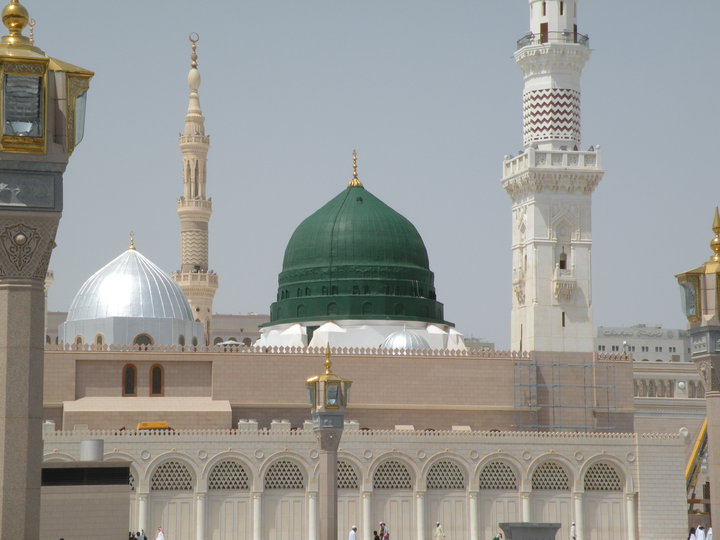 File:Green dome, Masjid e Nabawi, Medina, KSA.jpg - Wikimedia Commons