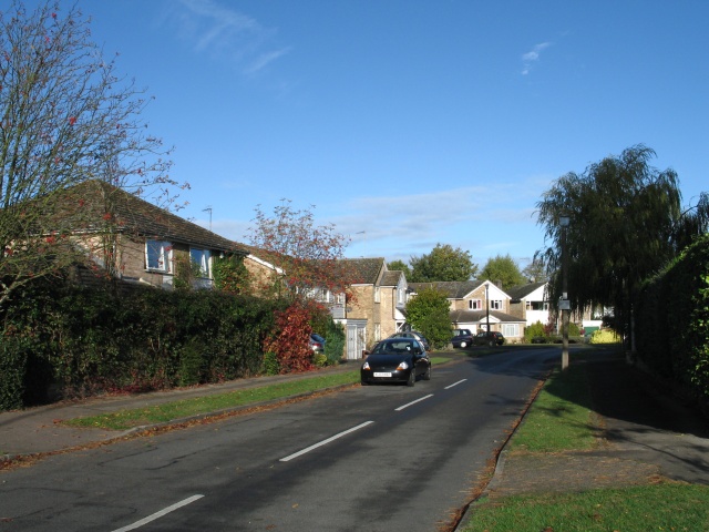 File:Junction of Station Road and Hawkeswell Drive, Tring - geograph.org.uk - 1554753.jpg