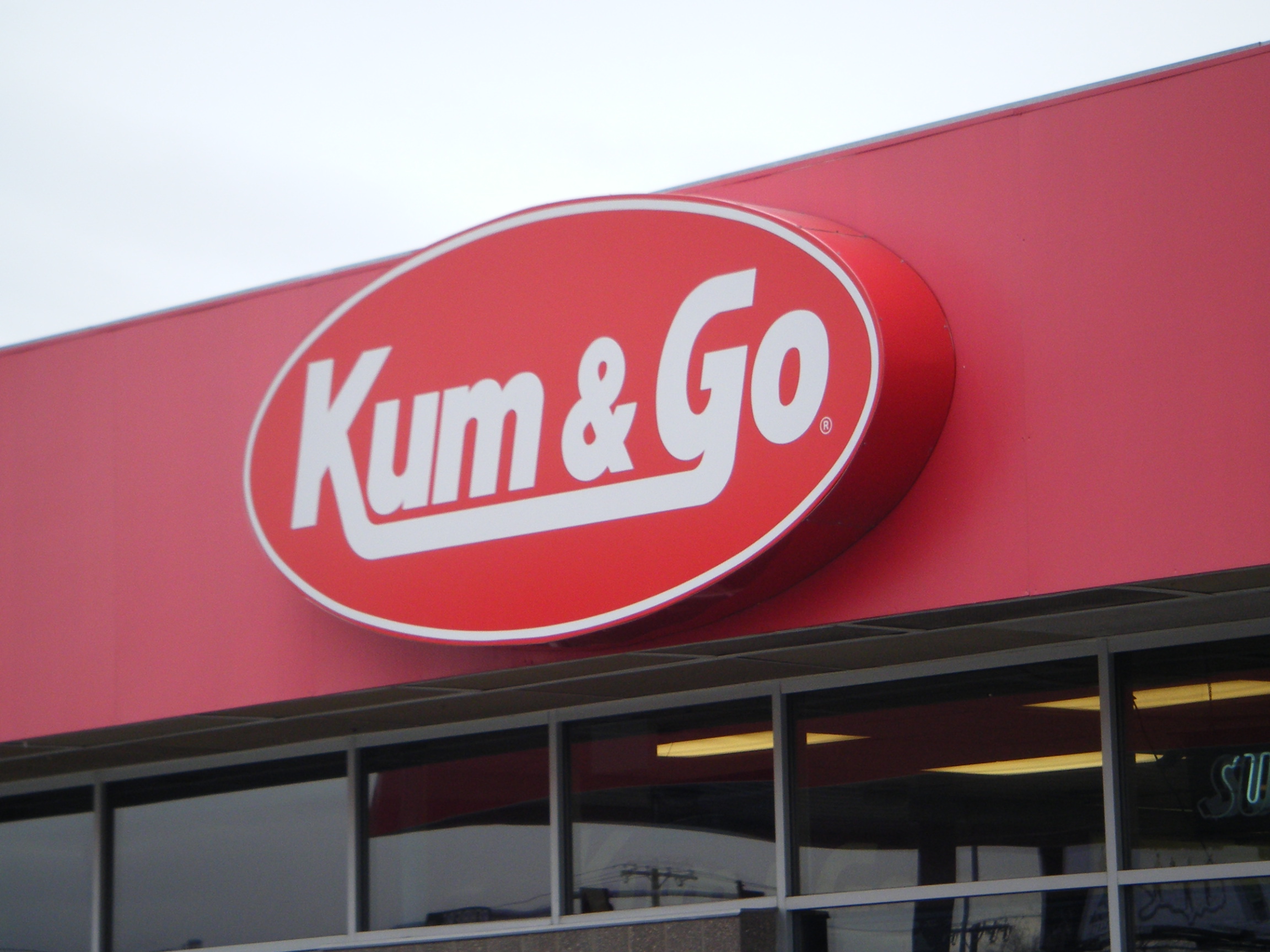 Kum_%26_Go_sign%2C_MT.jpg