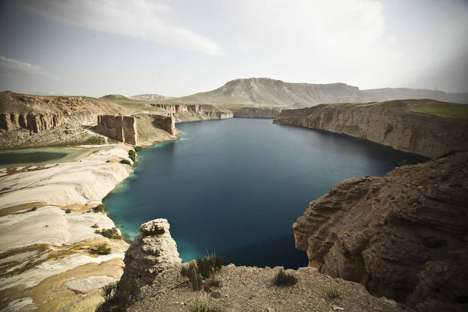 Афганистан фото. Голубые озера банде-Амир. Озеро банде Амир в Афганистане. Банде Амир Бамиан. Озеро банд Эмир.