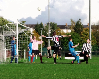 File:Lydney Town v Clanfield (8387288985).jpg