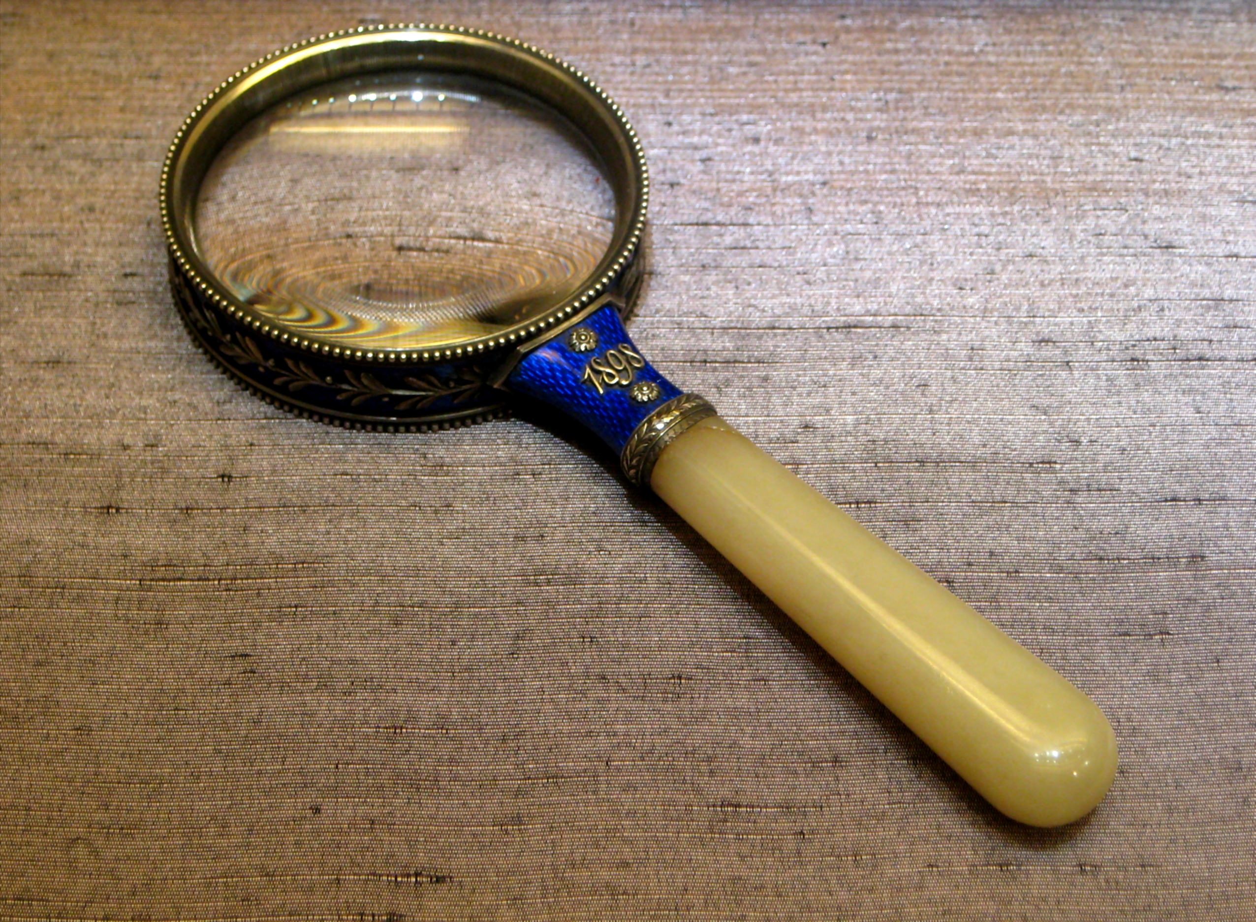 File:Magnifying glass - Faberge.jpg - Wikipedia