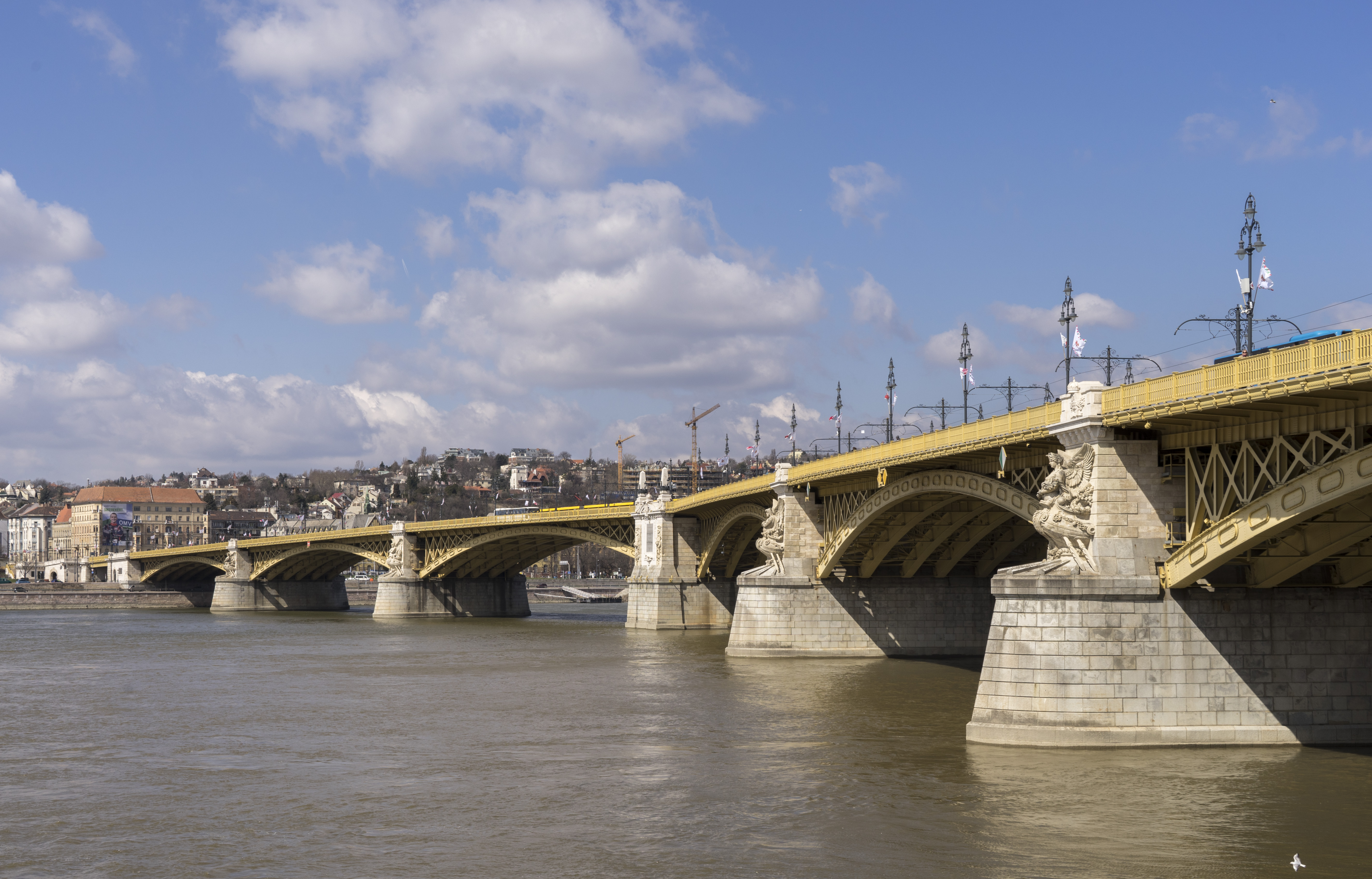 Украшенный мост Маргит в Будапеште