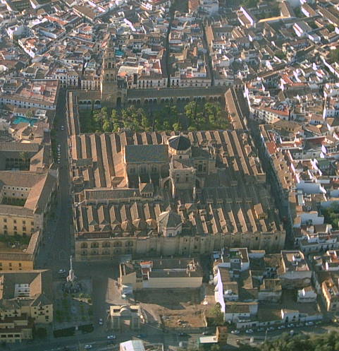 File:Mezquita-Catedral de Córdoba.jpg