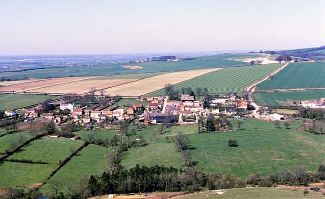 File:Millington from the Wolds Way 1.jpg