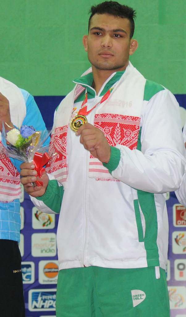 Inam Butt with his gold medal at the 12th South Asian Games 2016