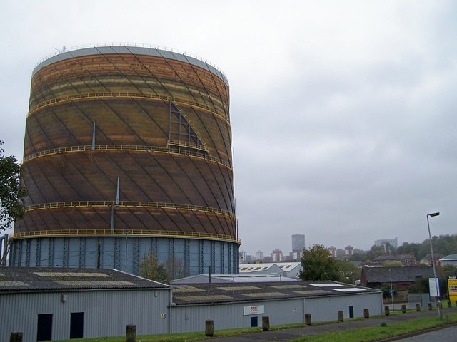 File:Neepsend Gasometer, from Hoyland Road, Sheffield - geograph.org.uk - 1035169.jpg