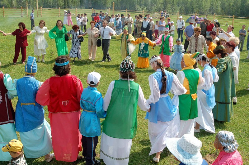 The Ohuokhai dance - Halay. Source : https://en.wikipedia.org/wiki/Halay