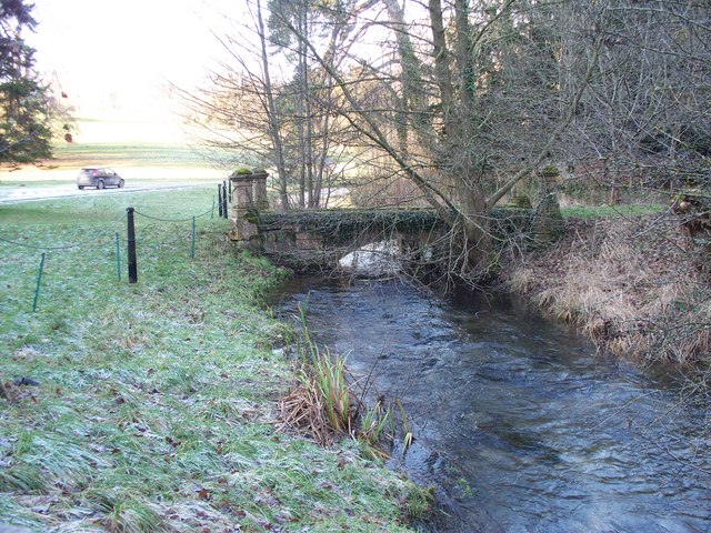 File:Ornamental footbridge - geograph.org.uk - 1652350.jpg