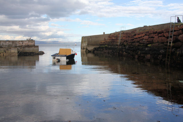 File:Sandstone Quay, Corrie - geograph.org.uk - 814428.jpg