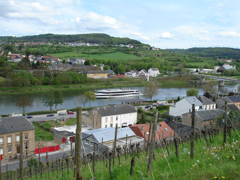 File:Schengen with Marie-Astrid.jpg