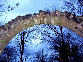 Only Surviving Arch of Bourtreehill Surviving Arch.jpg