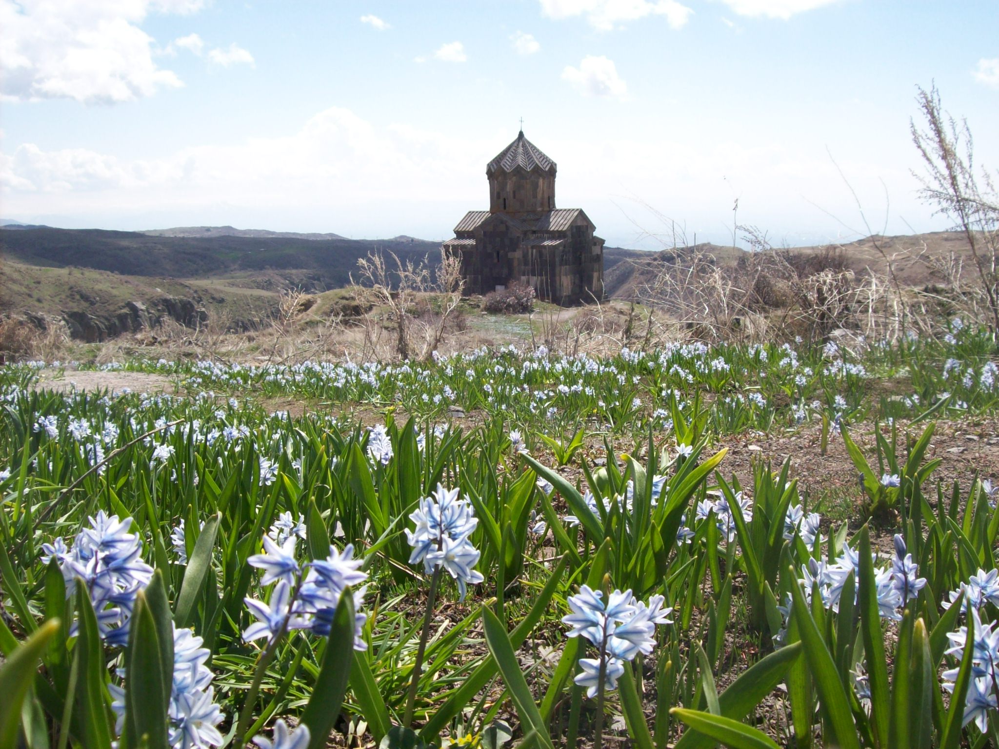 армения весной