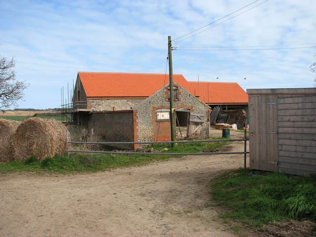 File:Barn Conversion - geograph.org.uk - 1216395.jpg