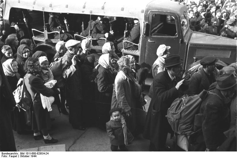 File:Bundesarchiv Bild 101I-680-8285A-24, Budapest, Festnahme von Juden.jpg