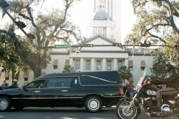 File:Chiles funeral procession.jpg