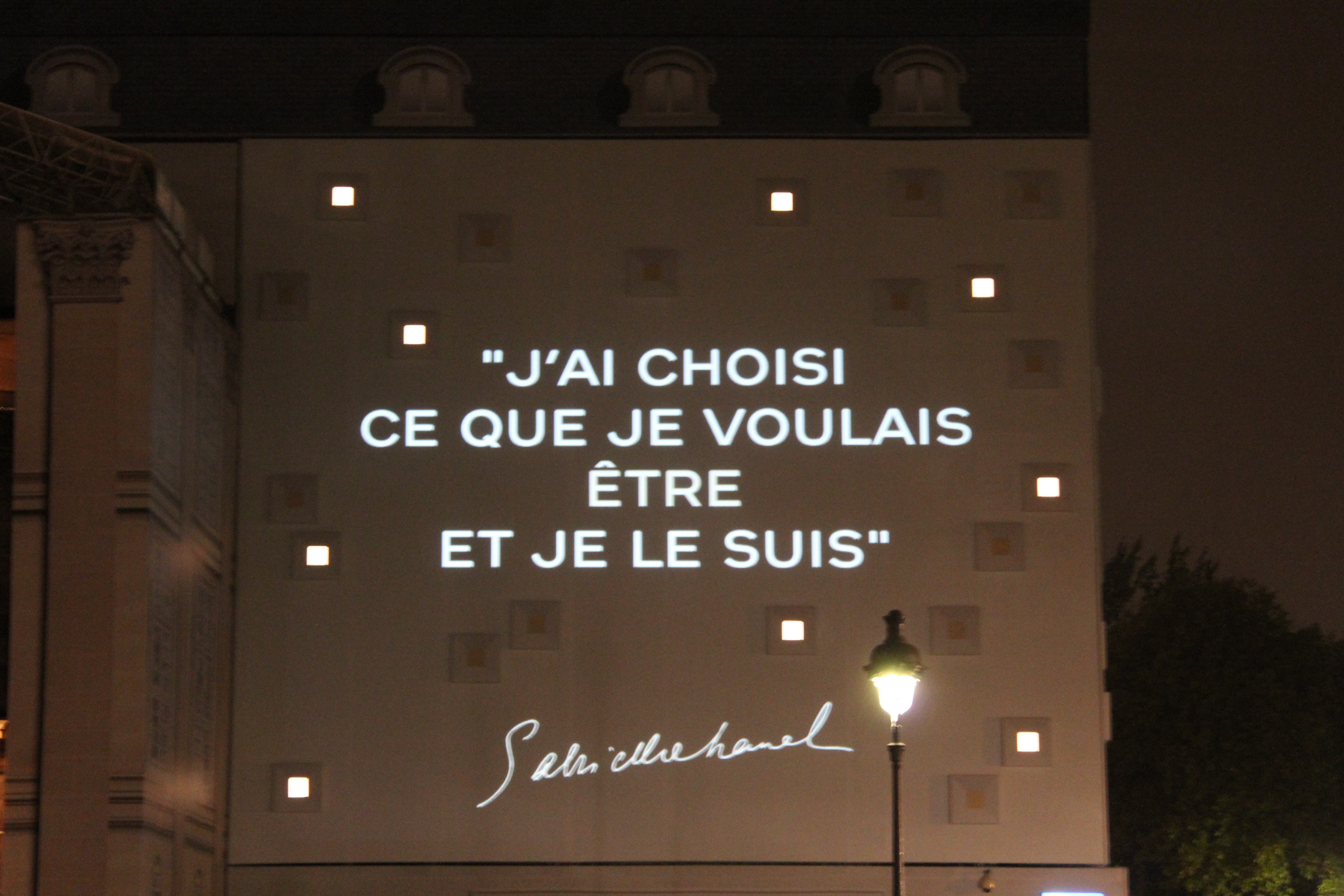 File:Citation Gabrielle Chanel à Paris.jpg - Wikimedia Commons
