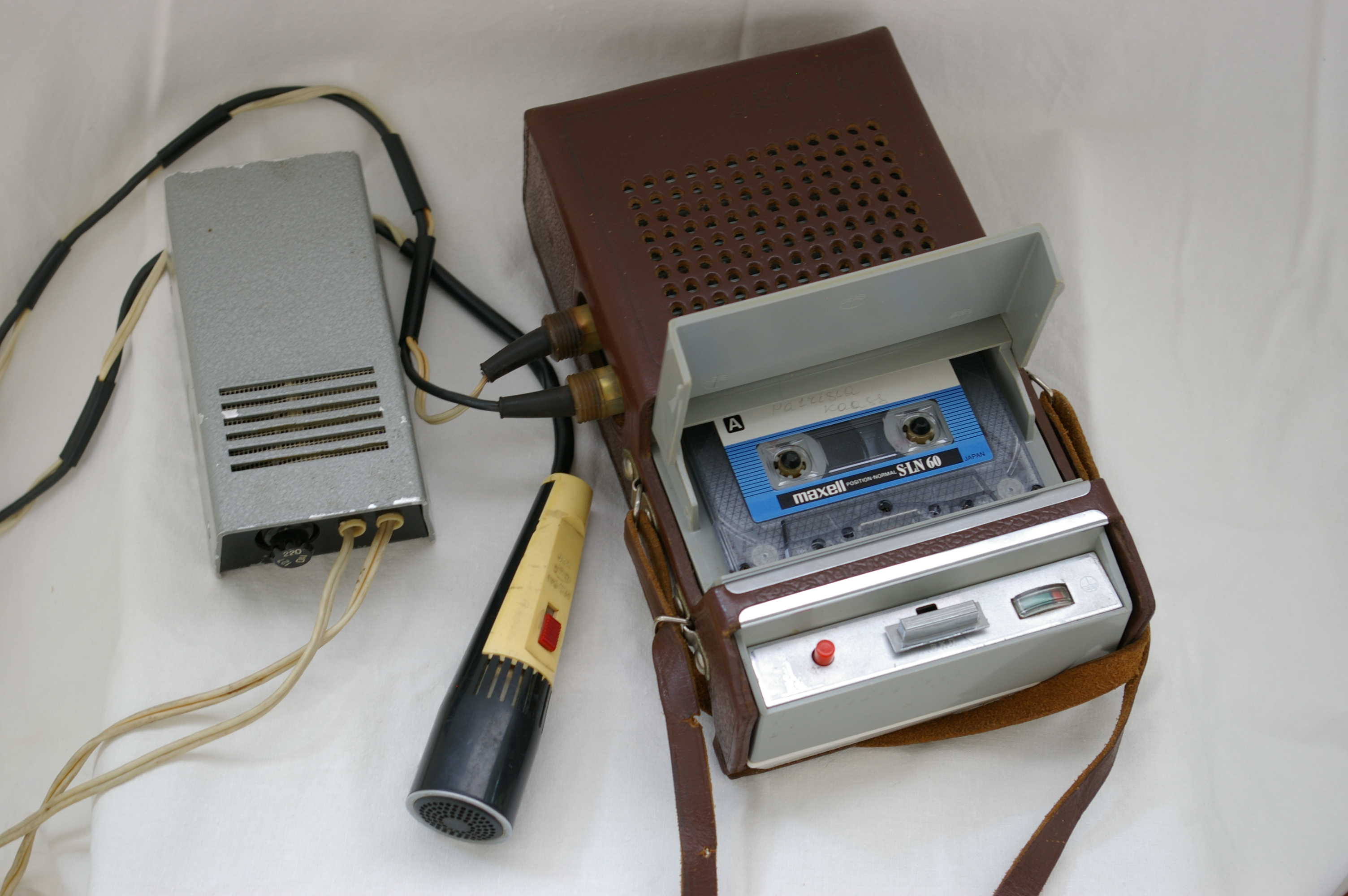 Desna_cassette_recorder.JPG