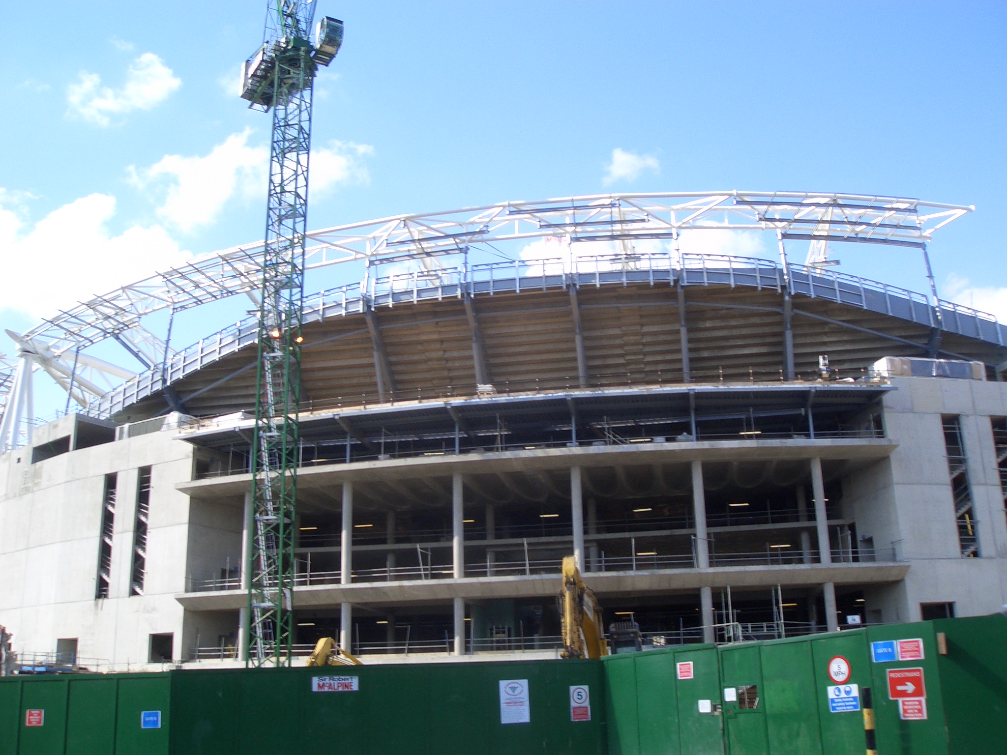 Emirates Stadium. Стадион специи. Стадионная 5/1. Стадион Урал фото снаружи здания.