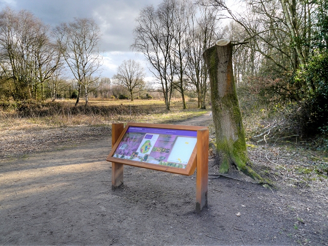 Entrance to Lindow Common - geograph.org.uk - 4370620