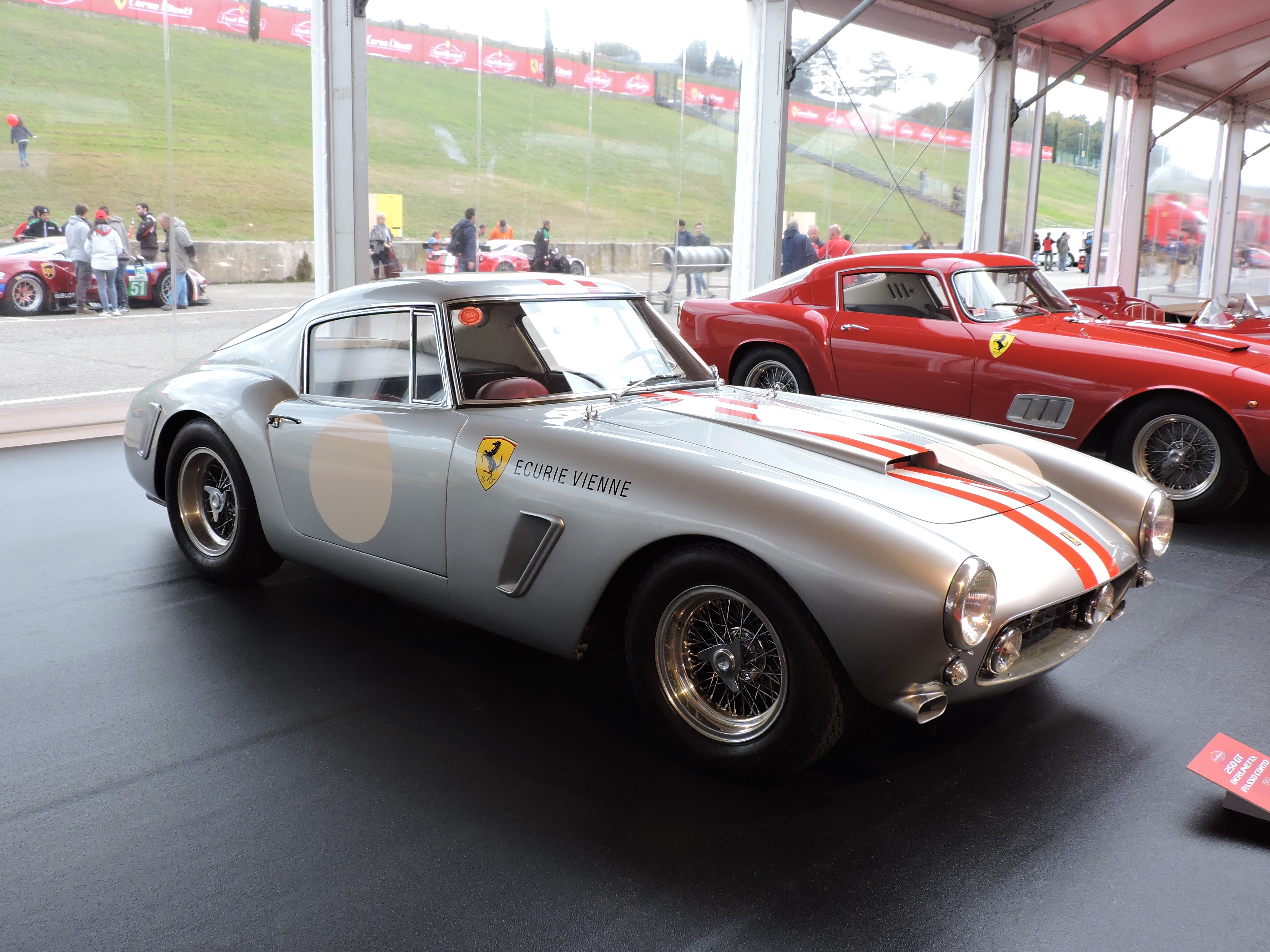 Ferrari 250 gt Berlinetta SWB желтая