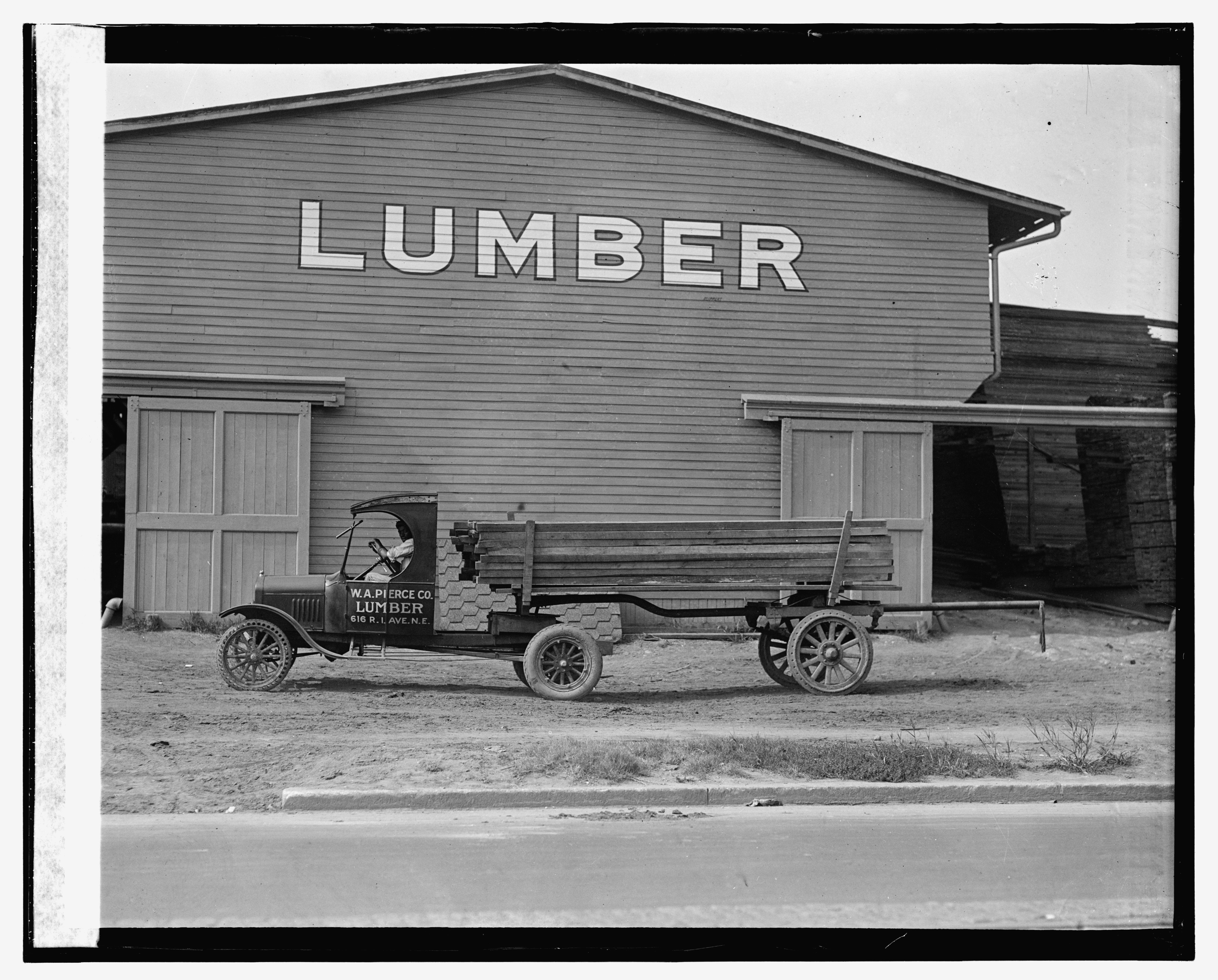 Forum old. Ford Pickup 1928. Ford model t грузовик. Dodge 1925. Грузовые автомобили начала 20 века.